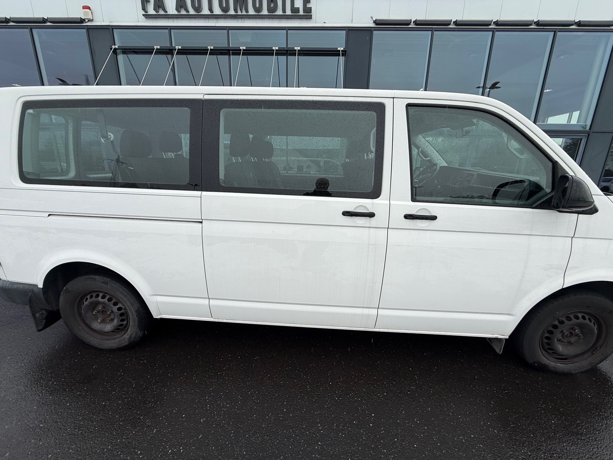 VW T6 Caravelle 2,0TDI DSG, rok 2022