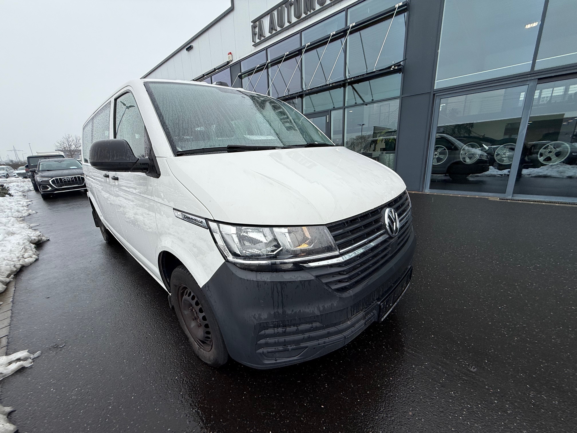 VW T6 Caravelle 2,0TDI DSG, rok 2022